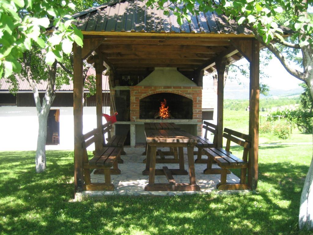 Guesthouse Andja Smoljanac Bagian luar foto