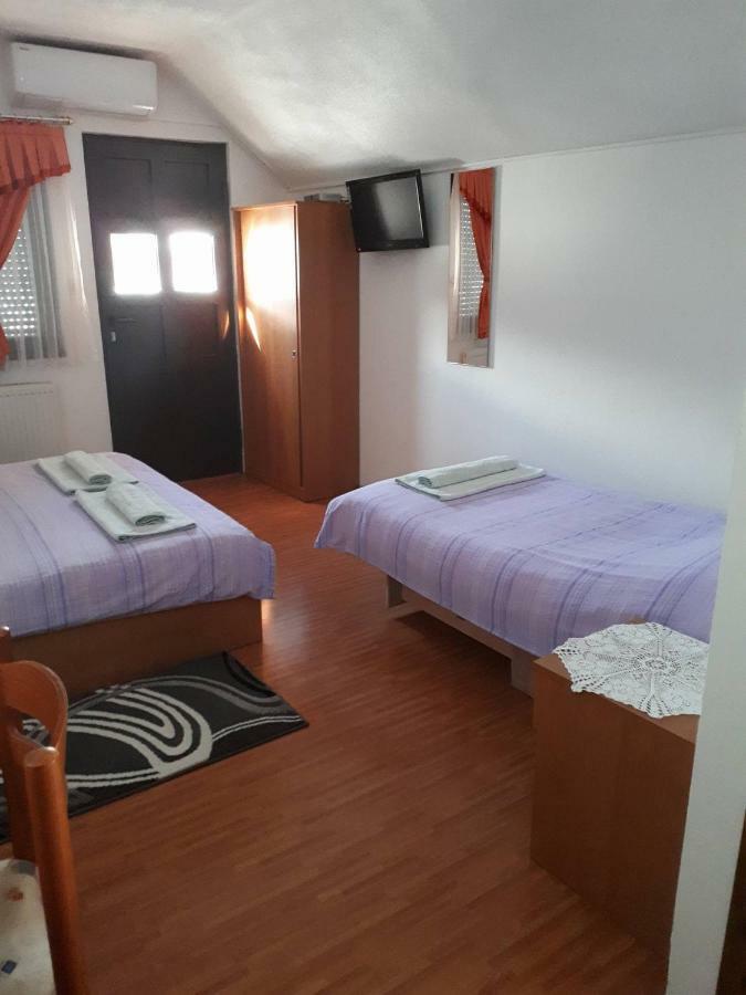 Guesthouse Andja Smoljanac Bagian luar foto
